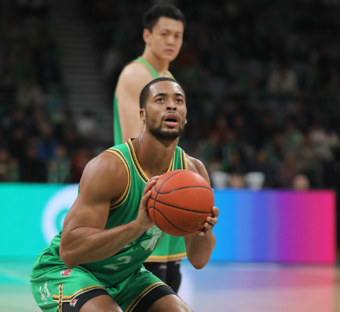 bob半岛体育登录入口-辽宁四外配置好像不错？莱迪统治内线，两小外回暖，莫兰德基本盘|比赛|数据|哈维|季后赛|CBA_新浪体育_新浪新闻